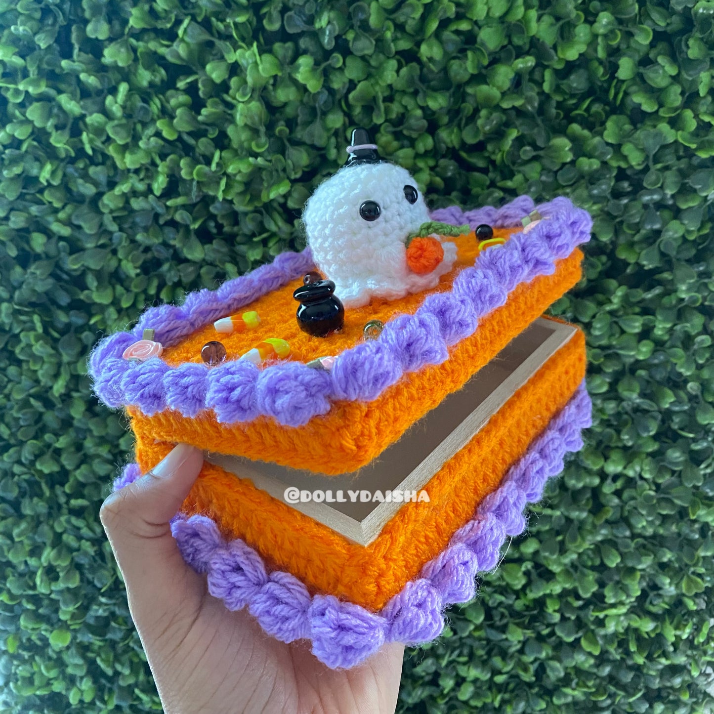 Spooky cake box #3