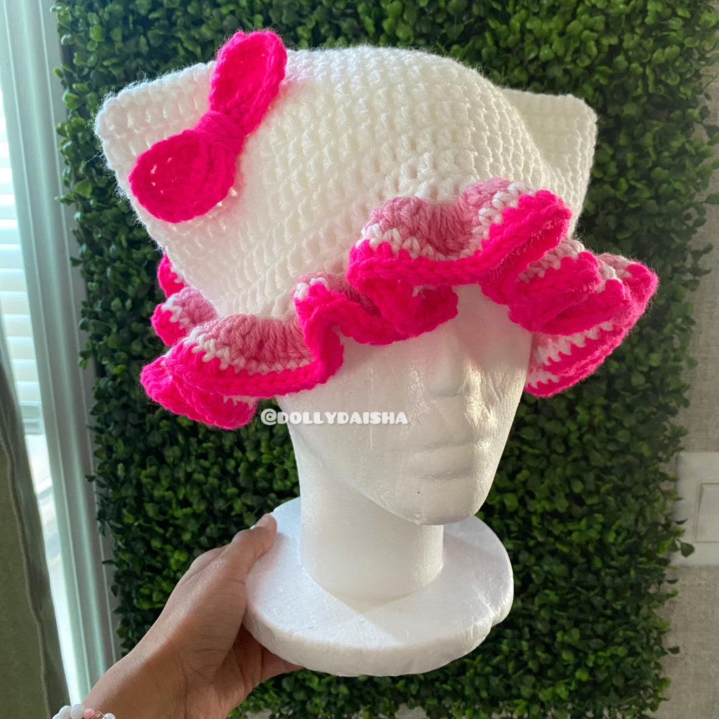 Ruffle cat beanie w/bow