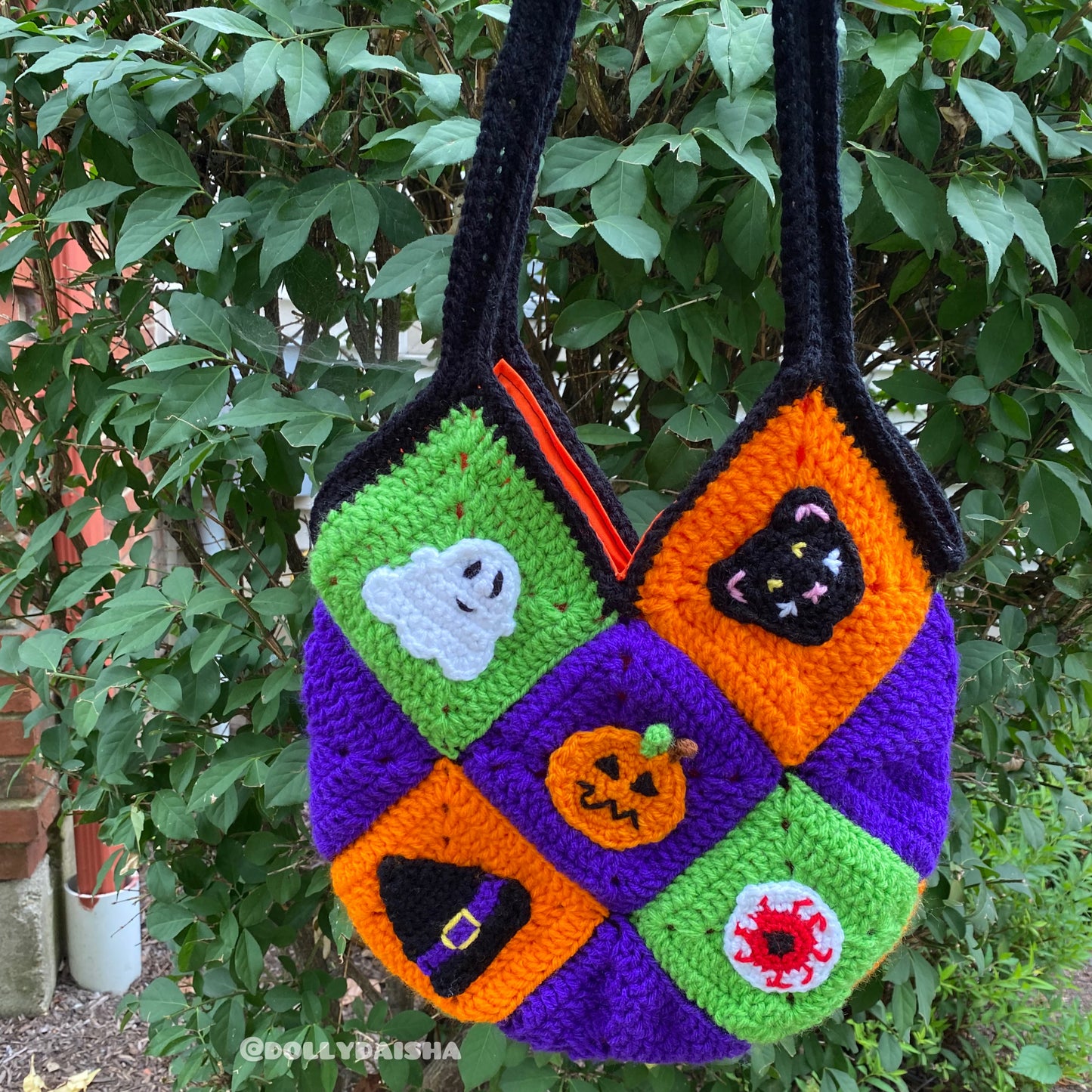 Spooky crochet bag