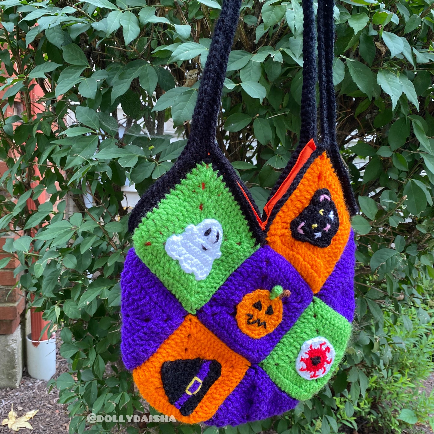 Spooky crochet bag