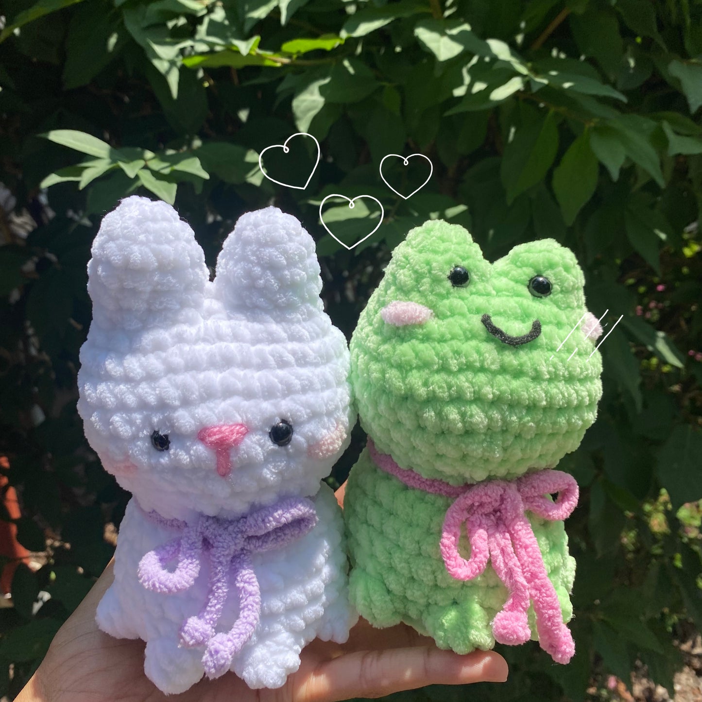 Sitting Frog with bow plushie 5in